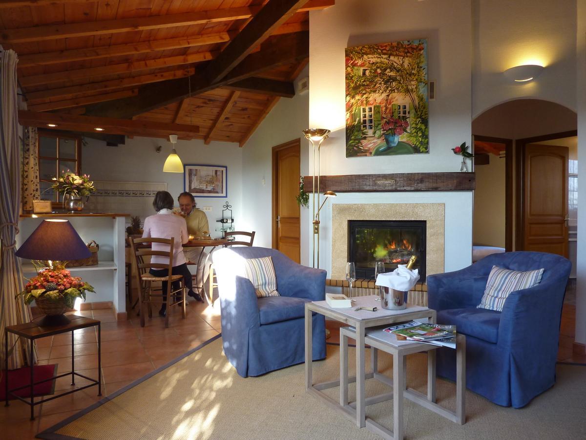 Au Jardin Fleuri Hotel Bosset Стая снимка