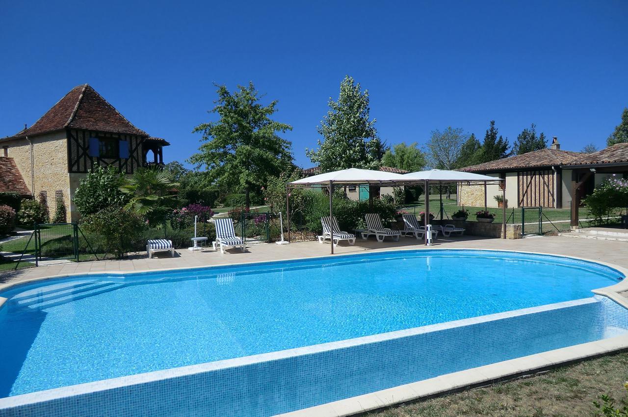 Au Jardin Fleuri Hotel Bosset Екстериор снимка