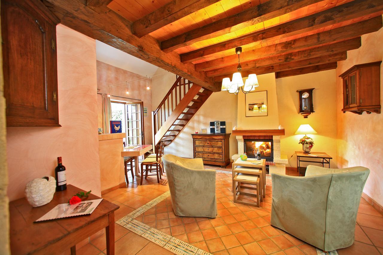 Au Jardin Fleuri Hotel Bosset Стая снимка